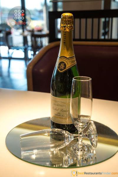 Avenue Bistro & Bar